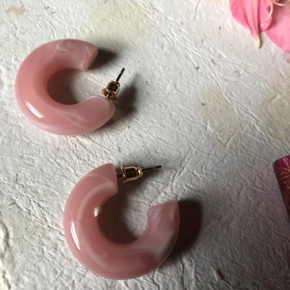 $15 ๐ 2 For $20 Vintage Style Hoop Earrings, Pink Acrylic Earrings - Picture 2 of 5